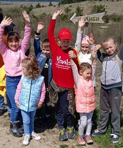 На Львівщині пенсіонерка проводить цікаві заняття для дітей-переселенців