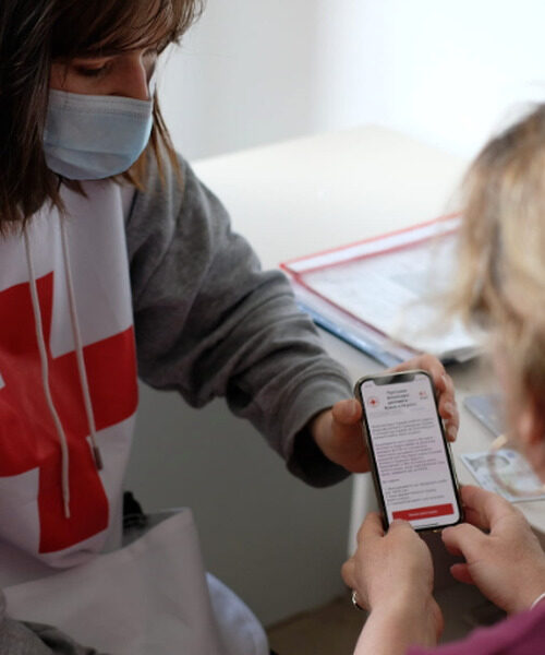Українці в Польщі можуть отримати додаткову грошову допомогу від Червоного Хреста