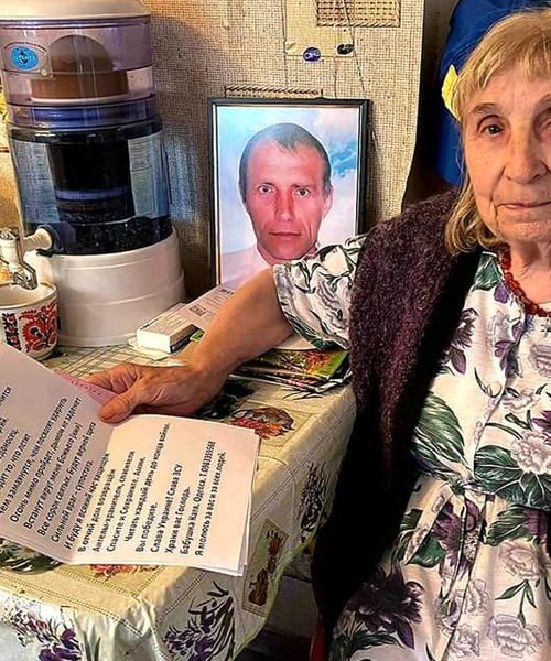 Пенсіонерка з Одещини передала на передову пральну машину, діжку для води та роздруковані молитви
