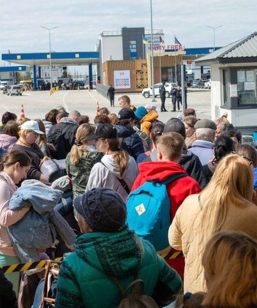 Українські підлітки відтепер можуть евакуюватися в Британію без дорослих