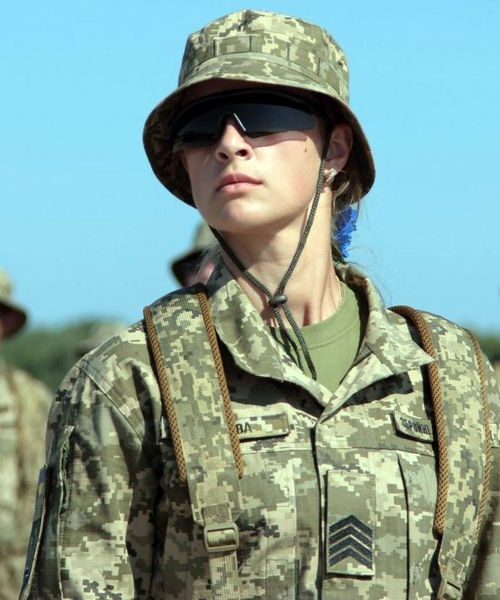 Жінок ставитимуть на військовий облік лише за їхньою згодою