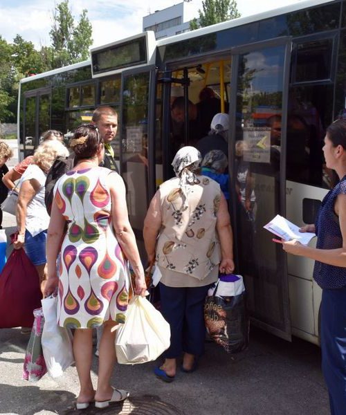 У серпні майже 35 тисяч людей виїхали з Херсонщини та Донбасу