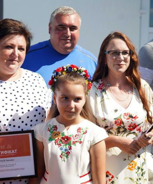 Перші п’ять постраждалих від війни родин на Київщині отримали нові будинки (ФОТО)