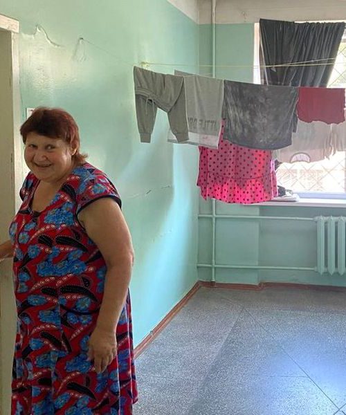 На Дніпропетровщині майже сотню переселенців поселили на заводі (ФОТО)