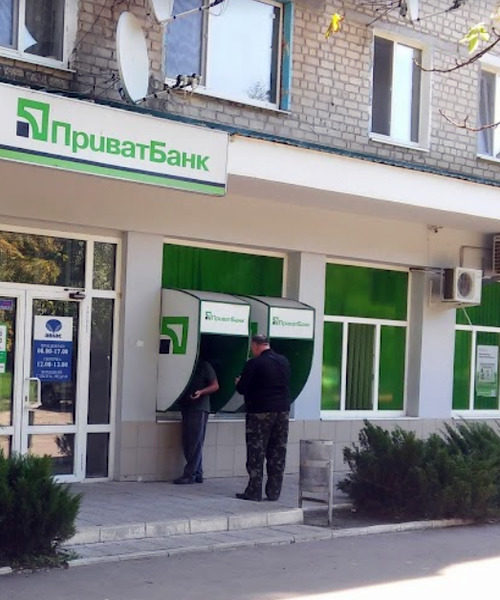 Два банки відновлюють роботу на звільнених територіях Харківщини
