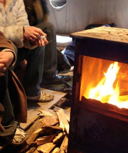 Мешканцям звільнених регіонів Херсонщини безкоштовно нададуть дрова та «буржуйки»
