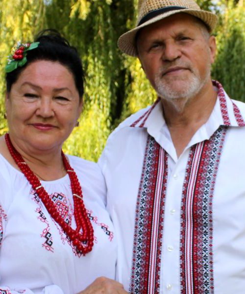 Подружжя пенсіонерів-співаків зібрало 110 тисяч гривень на допомогу ЗСУ