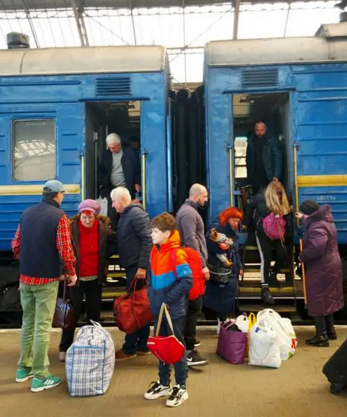Влада закликала евакуюватися 360 тисяч українців