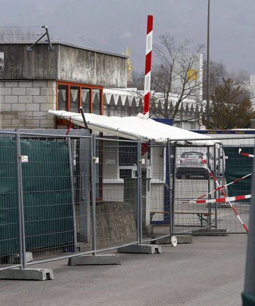 На військових базах Швейцарії виділили додаткове житло для українських біженців