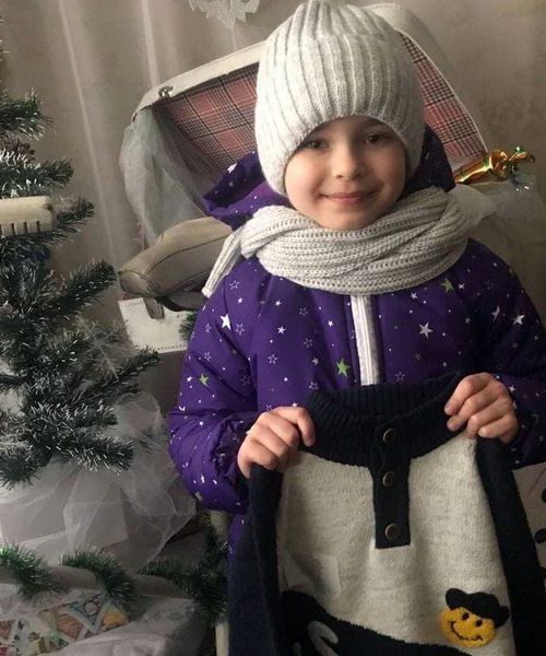 Діти на Донеччині отримали 5000 комплектів зимового одягу