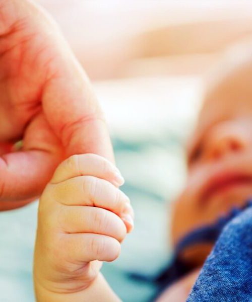 Оформити допомогу при народженні дитини можна в органах соцзахисту та дистанційно