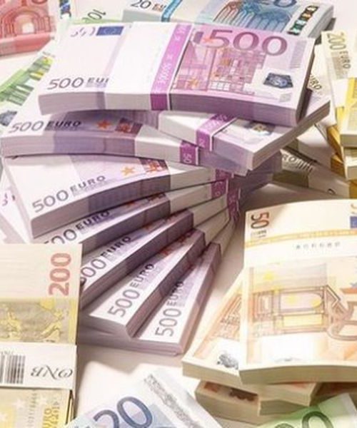 Україна отримала 3 млрд євро на виплату зарплат, пенсій та соціальних допомог
