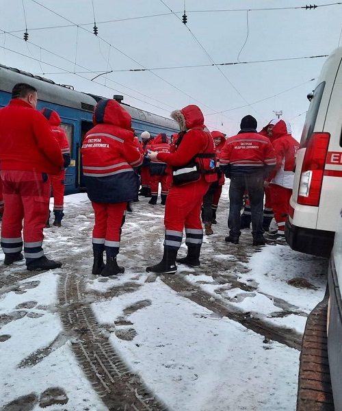 Хворих херсонців евакуювали на Львівщину