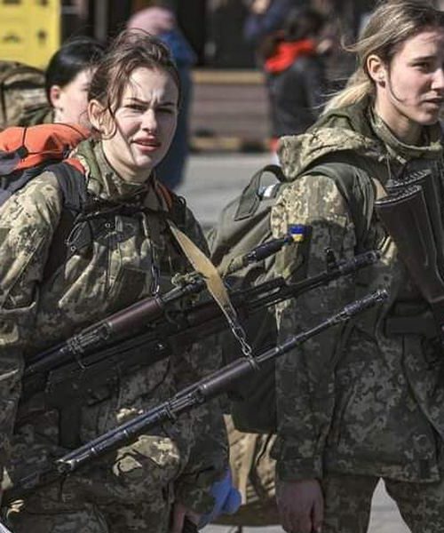 Для українських захисниць запустили лінію психологічної підтримки