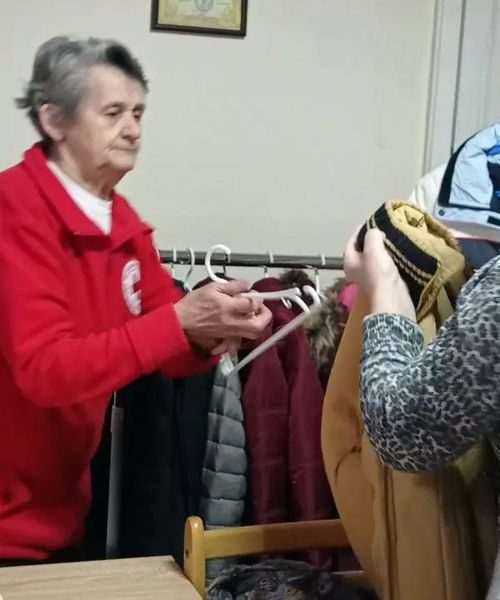 У Тернополі відновив роботу «Банк одягу» для незахищених верств населення