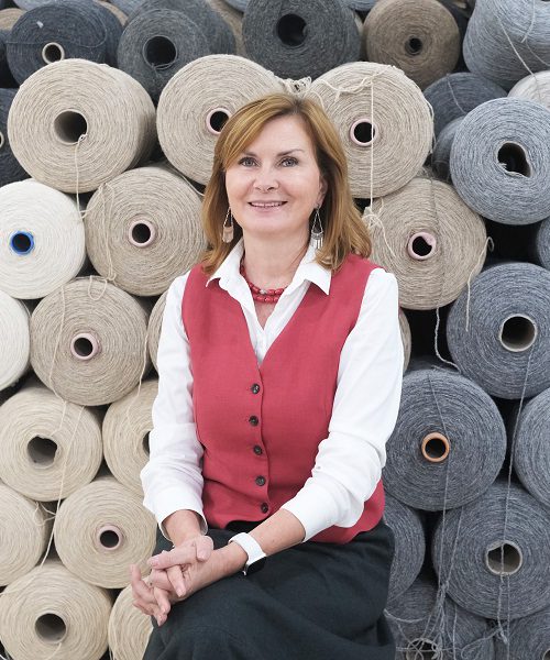 «Мандрівні килими» з Херсонщини створюють нові робочі місця на Прикарпатті