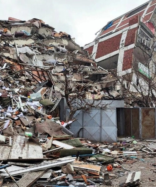 Про зниклих українців внаслідок землетрусу в Туреччині потрібно повідомити на спеціальні гарячі лінії