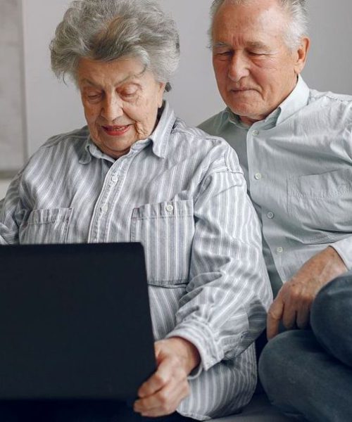 Зареєструватись на отримання коштів з нагоди дня народження франківські пенсіонери можуть онлайн