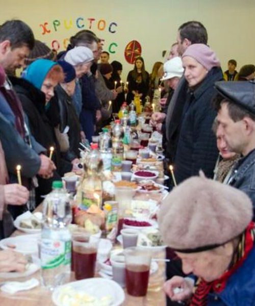 Для внутрішніх переселенців та малозабезпечених у Львові влаштують великодні частування