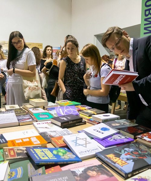 Ветерани представлять книги про російсько-українську війну на Книжковому Арсеналі