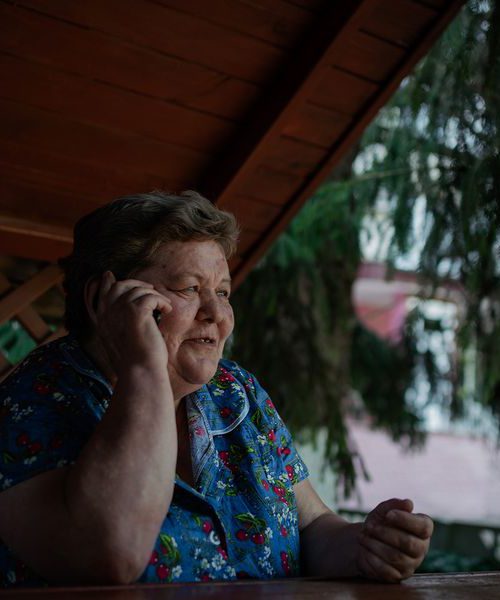 Самотні пенсіонери можуть знайти телефонного друга